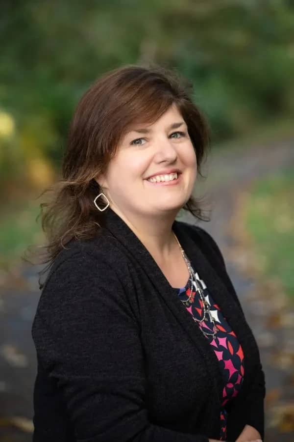 Kimberly, window covering specialist